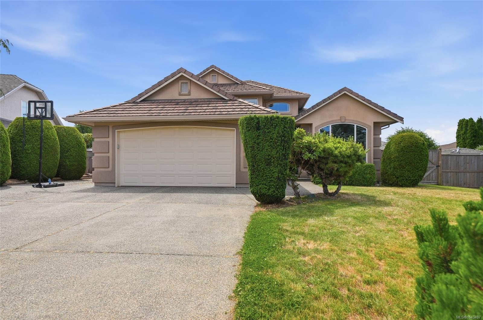 1096 Aery View Way, Parksville
