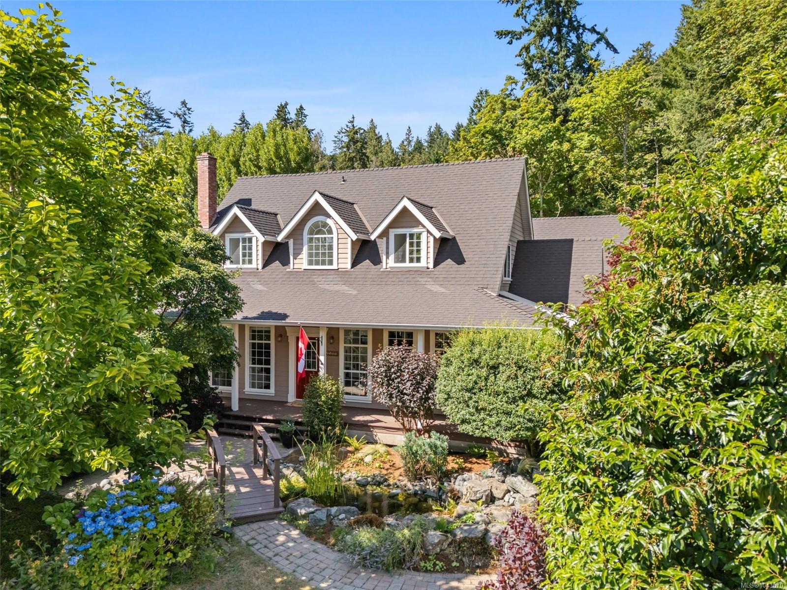 1130 Tatlow Rd, North Saanich