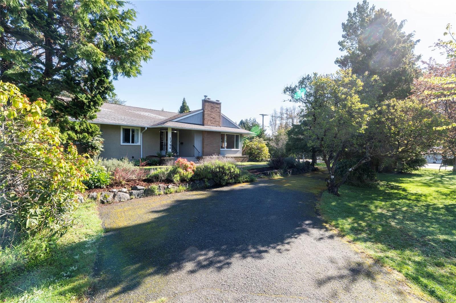 1794 Barrie Rd, Saanich