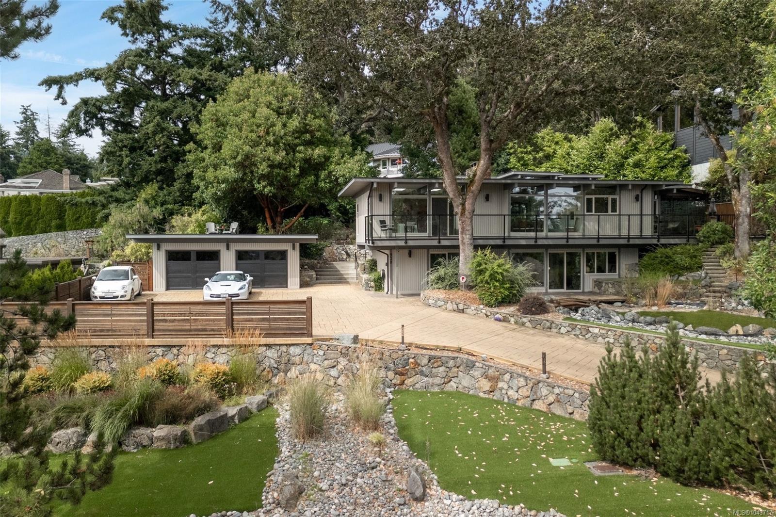 930 Kentwood Terr, Saanich