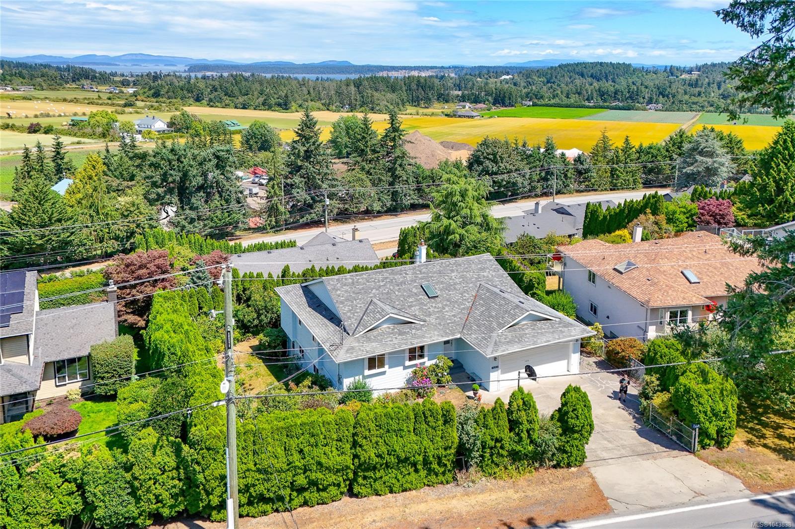 7453 Veyaness Rd, Central Saanich