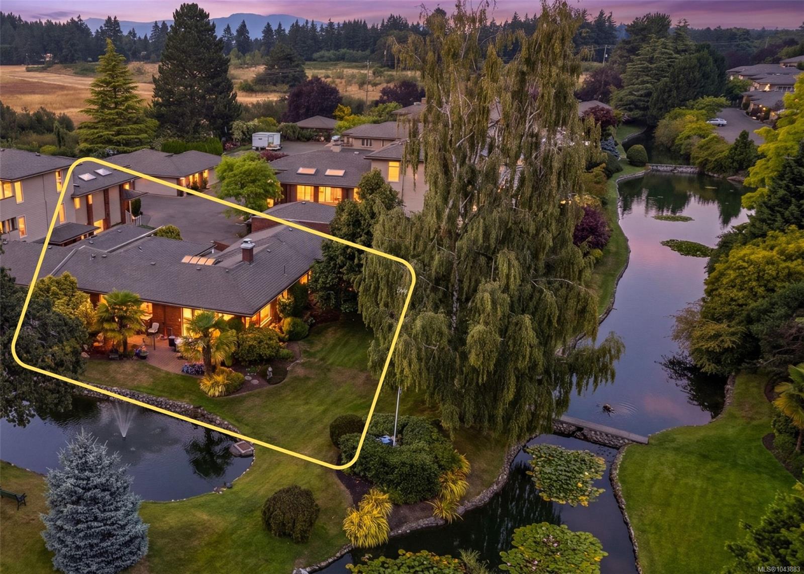 Unit 129, 2345 Cedar Hill Cross Rd, Oak Bay