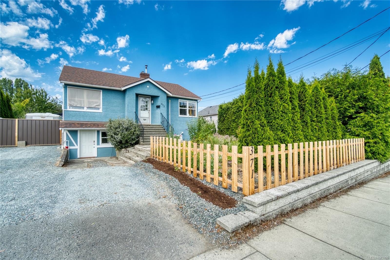 371 Bruce Ave, Nanaimo