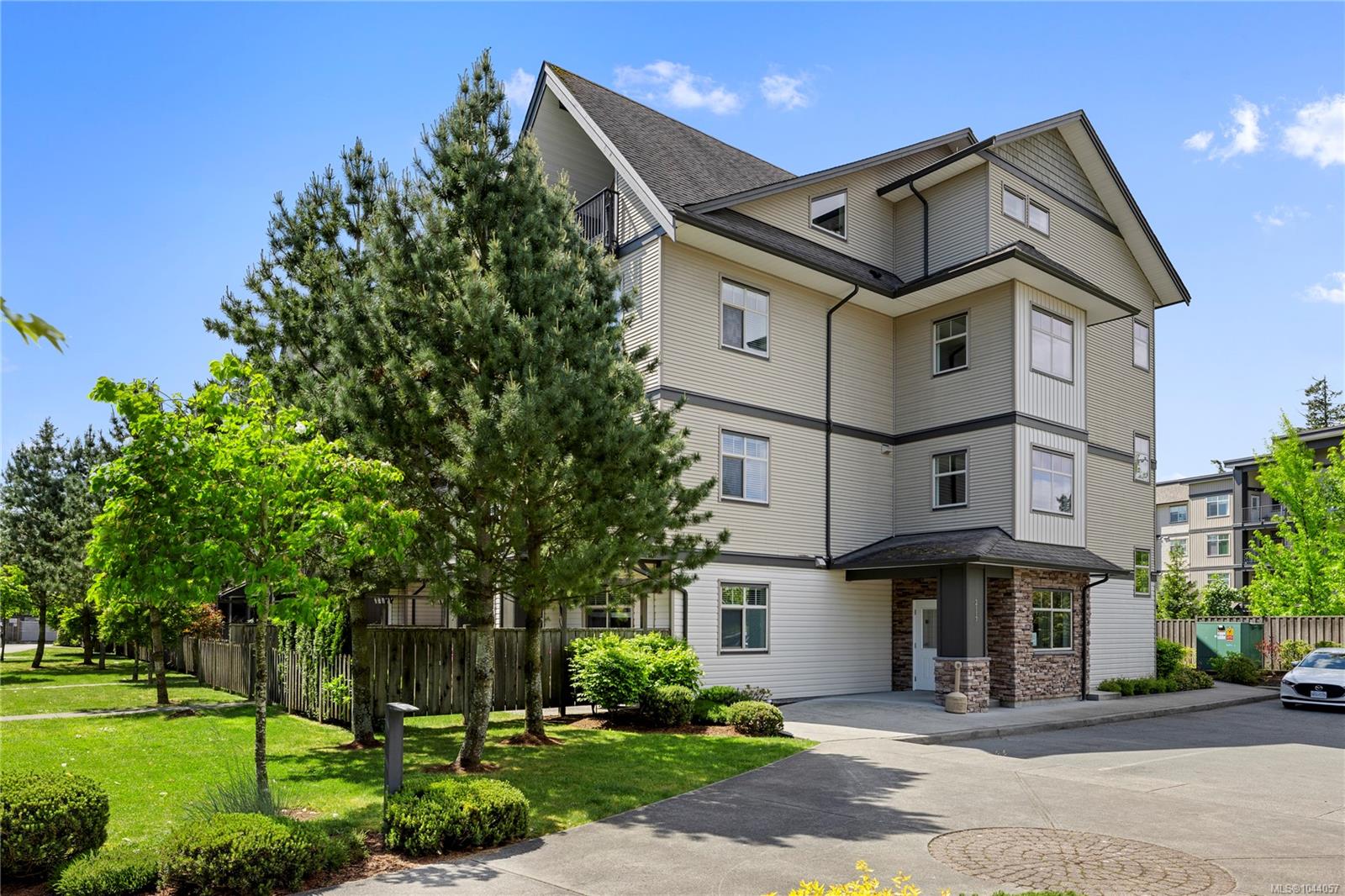 Unit 204, 2117 Meredith Rd, Nanaimo