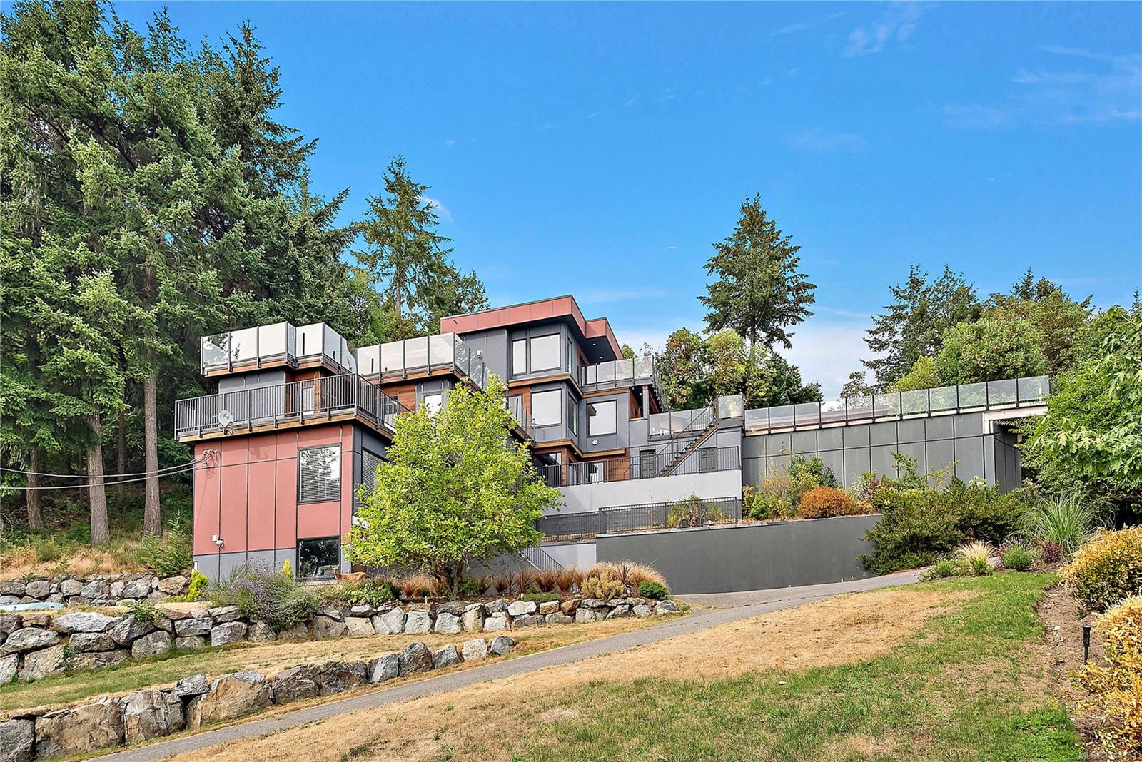 11295 Acorn Pl, North Saanich
