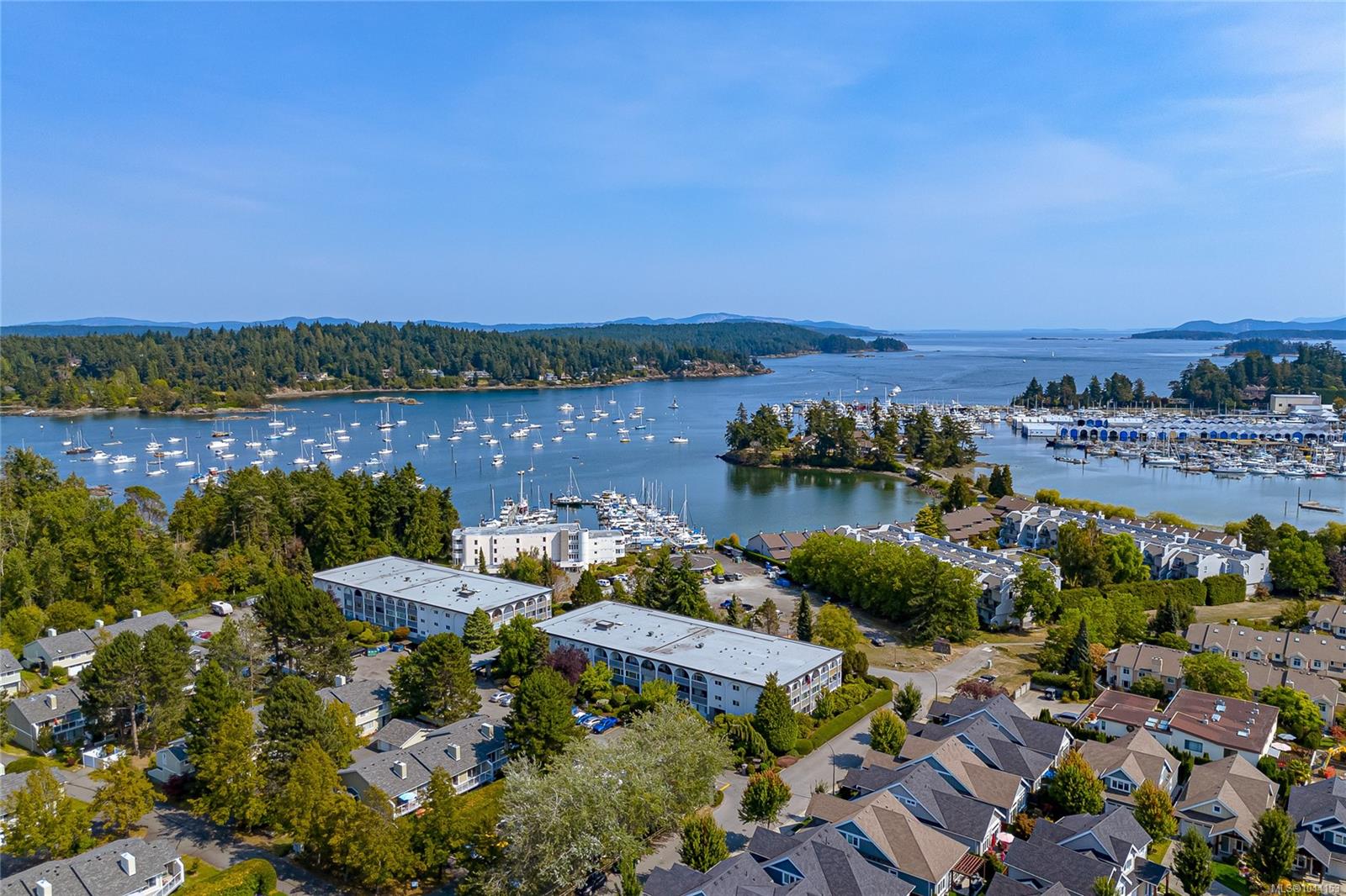Unit 212, 2040 White Birch Rd, Sidney