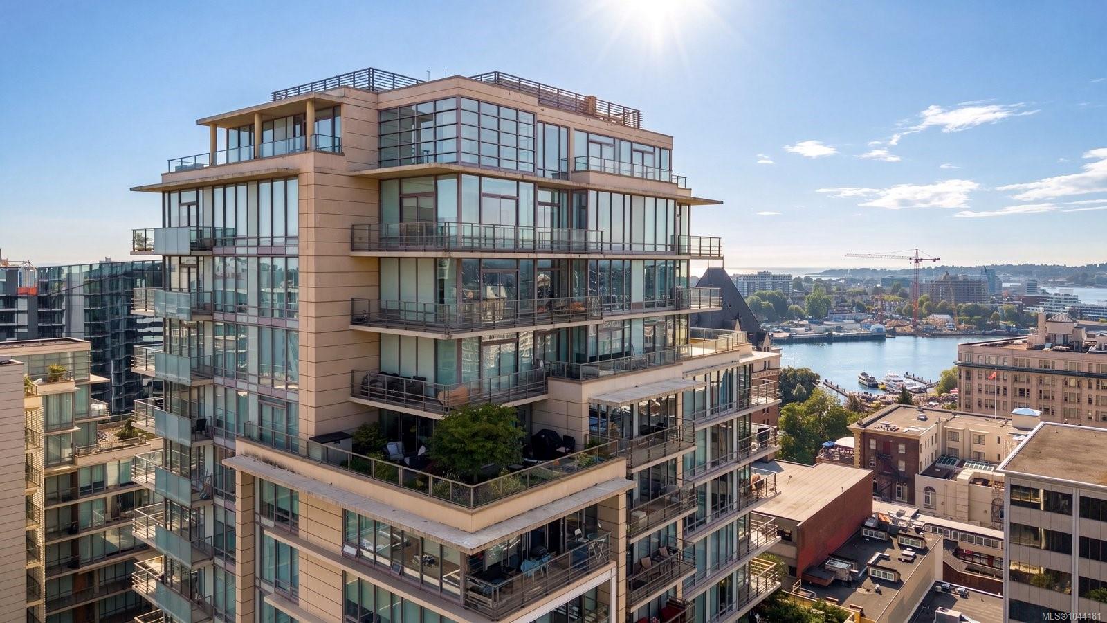 Unit 1602, 707 Courtney St, Victoria