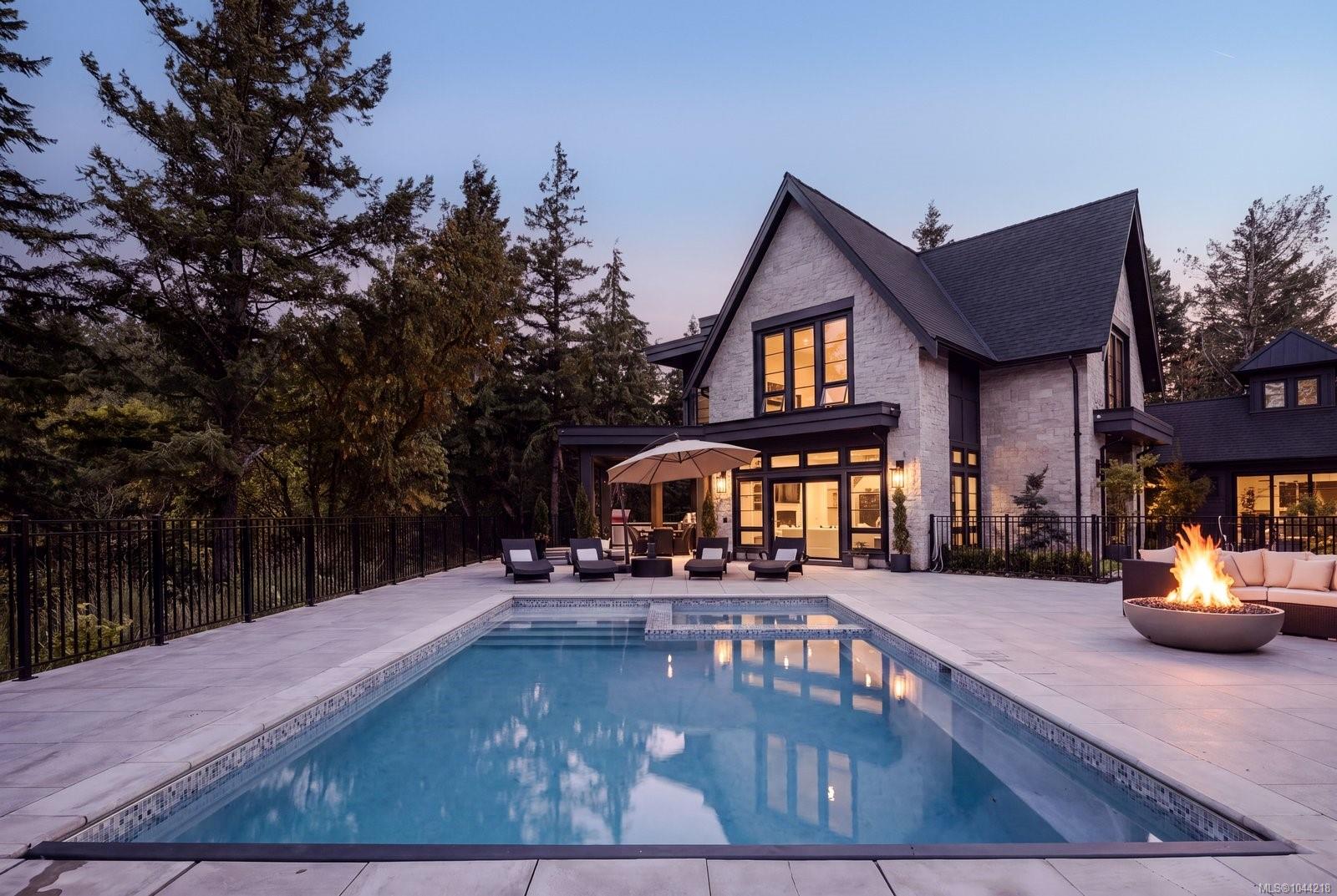 2060 Pinehurst Terr, Langford