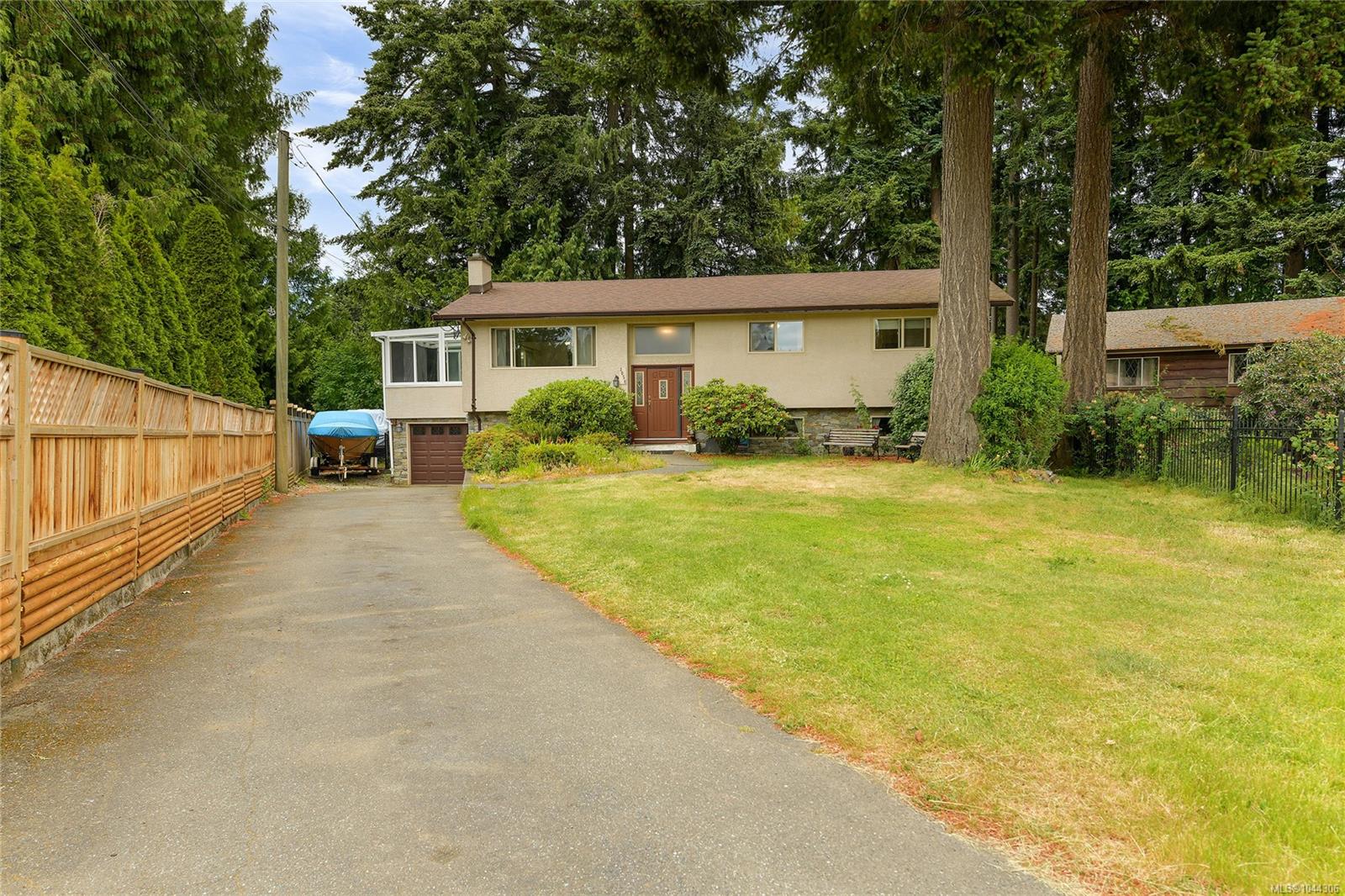 3058 CAROLA Pl, Colwood
