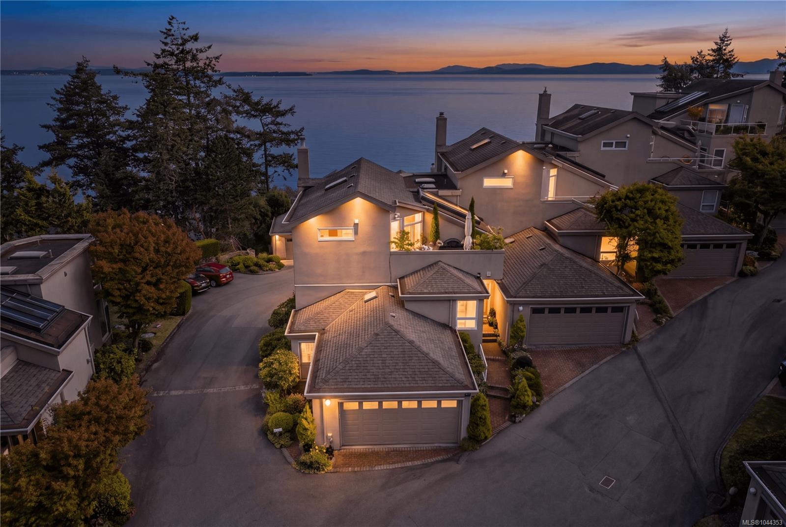 Unit 5, 4771 Cordova Bay Rd, Saanich