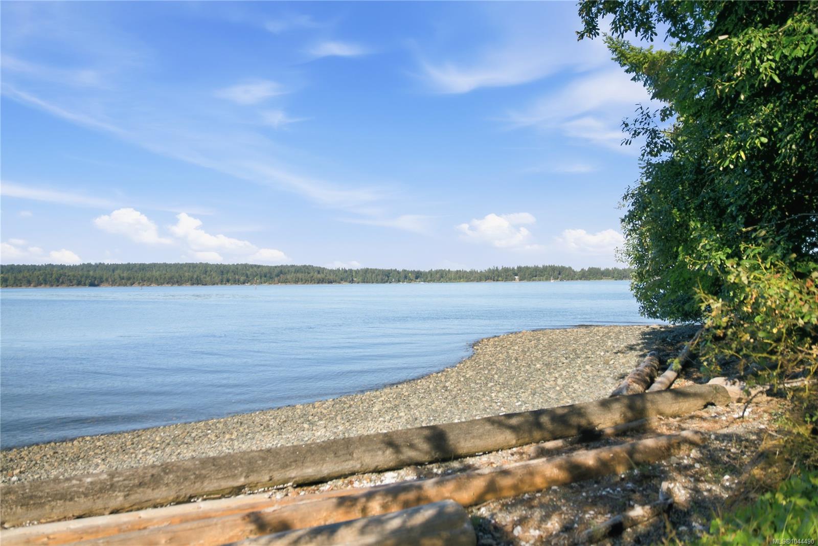 312 Roland Rd, Ladysmith