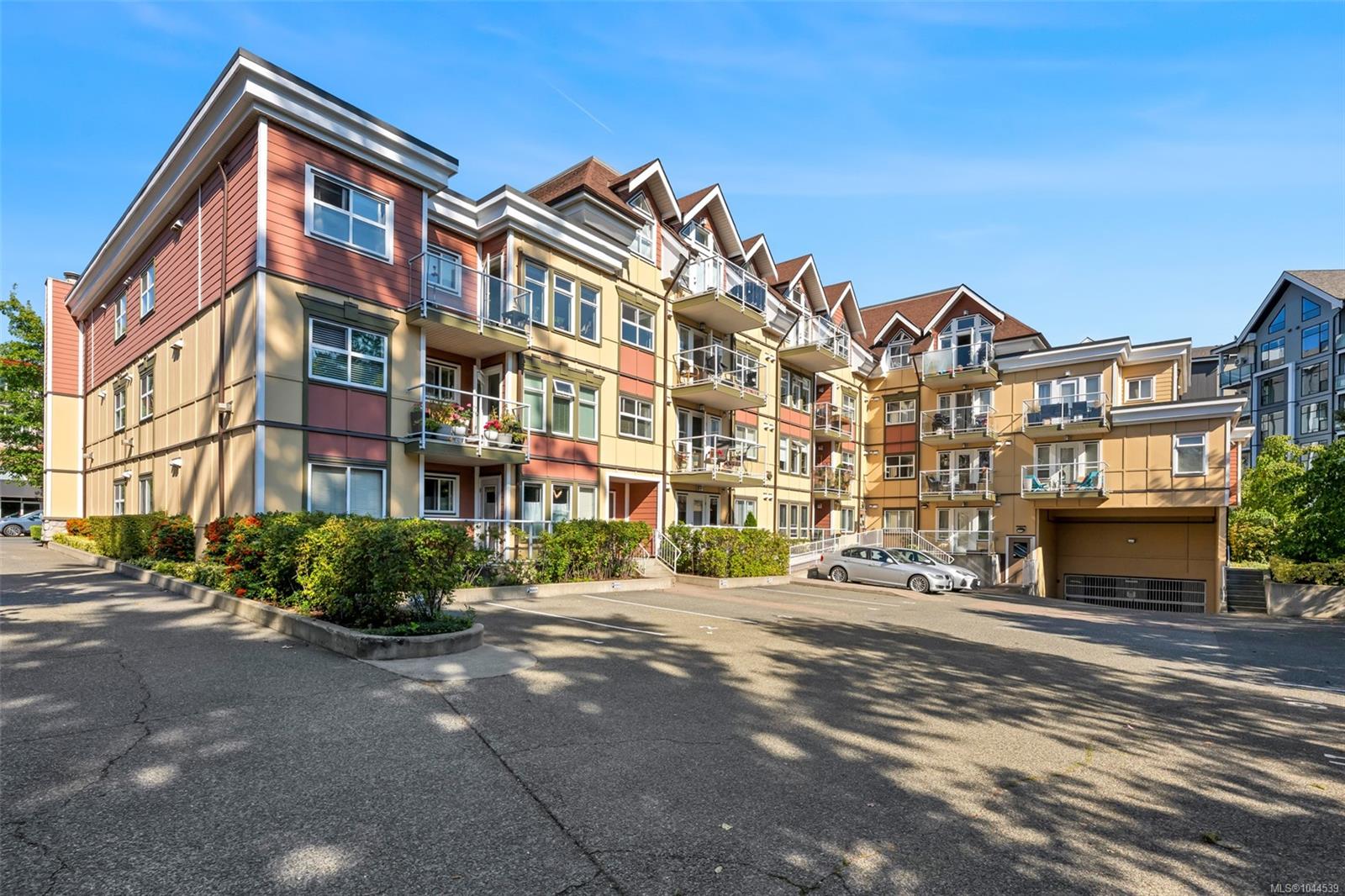 Unit 214, 655 Goldstream Ave, Langford