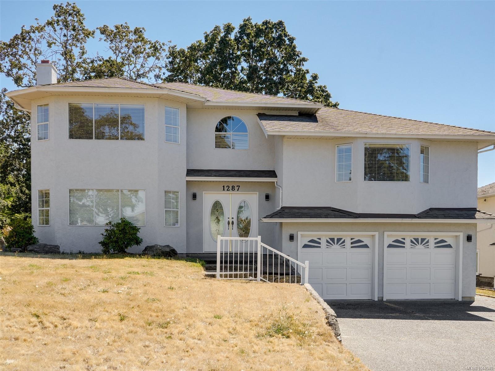 1287 Carmichael Crt, Saanich