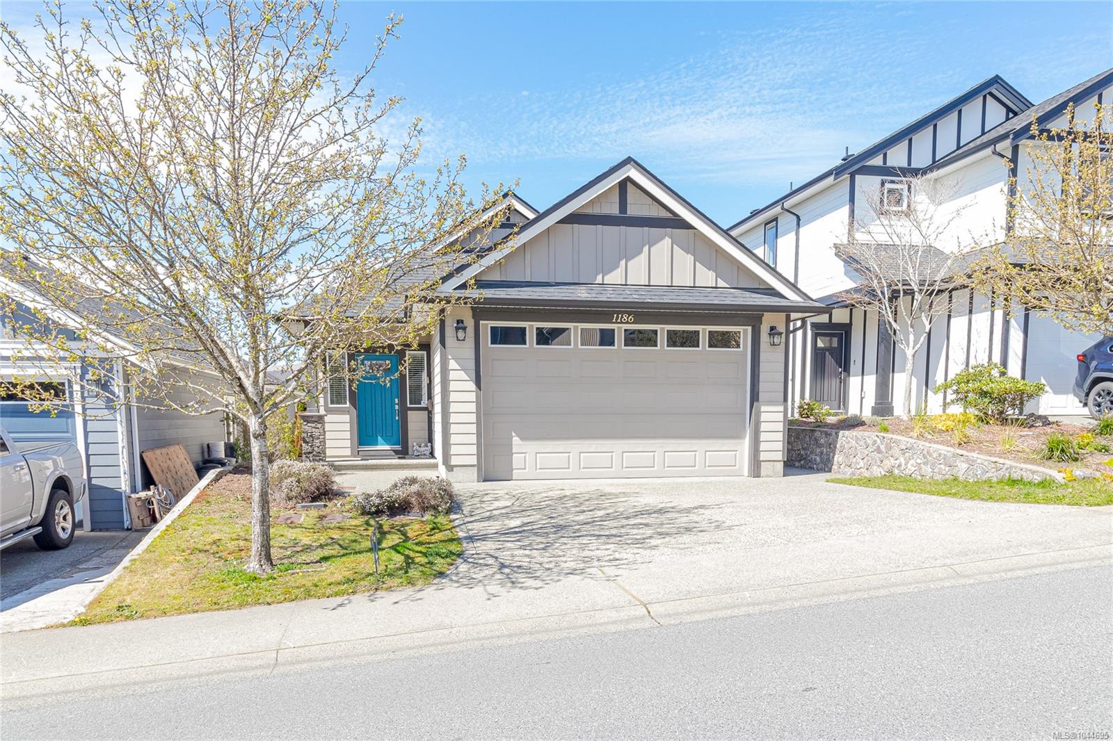 1186 Sikorsky Rd, Langford