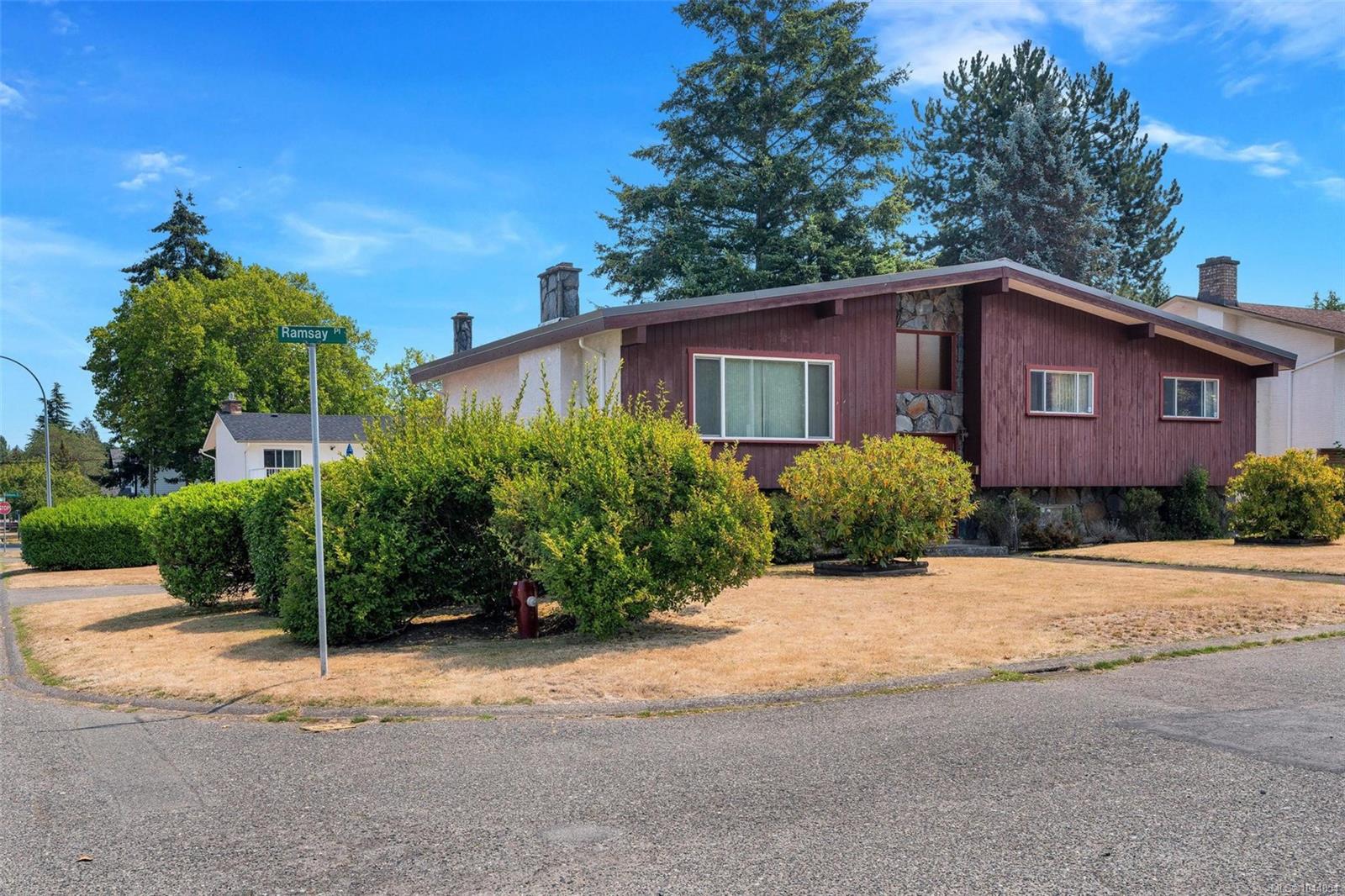 4333 Ramsay Pl, Saanich