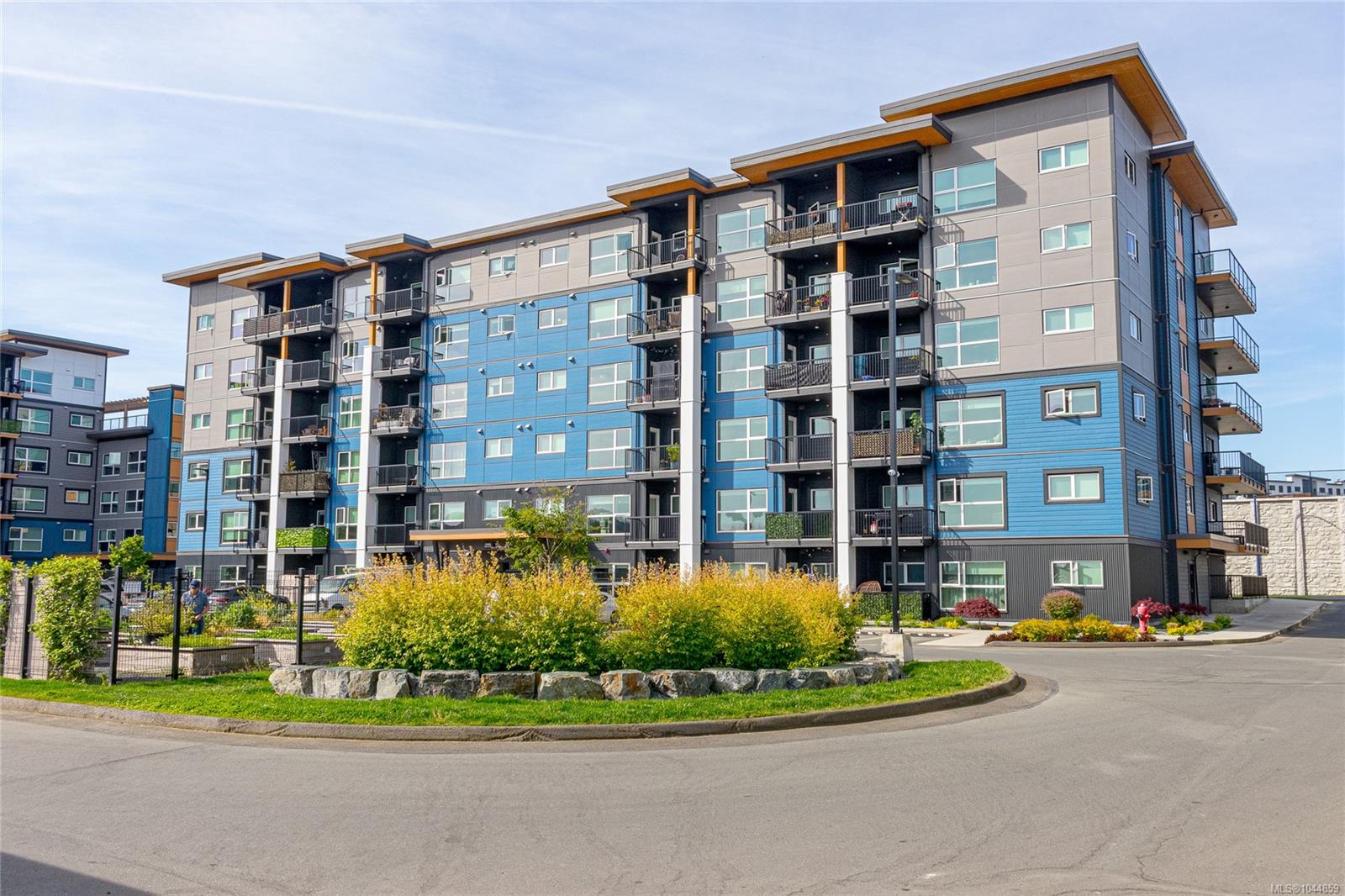 Unit 301, 2465 Gateway Rd, Langford