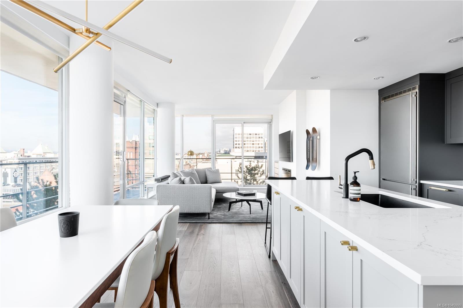 Unit 1105, 707 Courtney St, Victoria