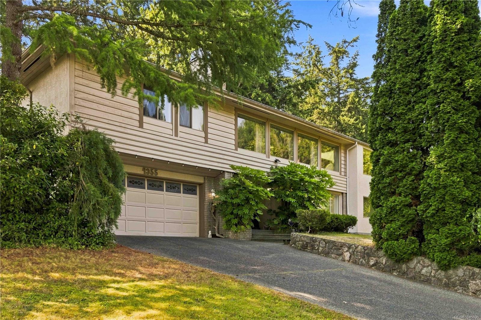 4355 Emily Carr Dr, Saanich