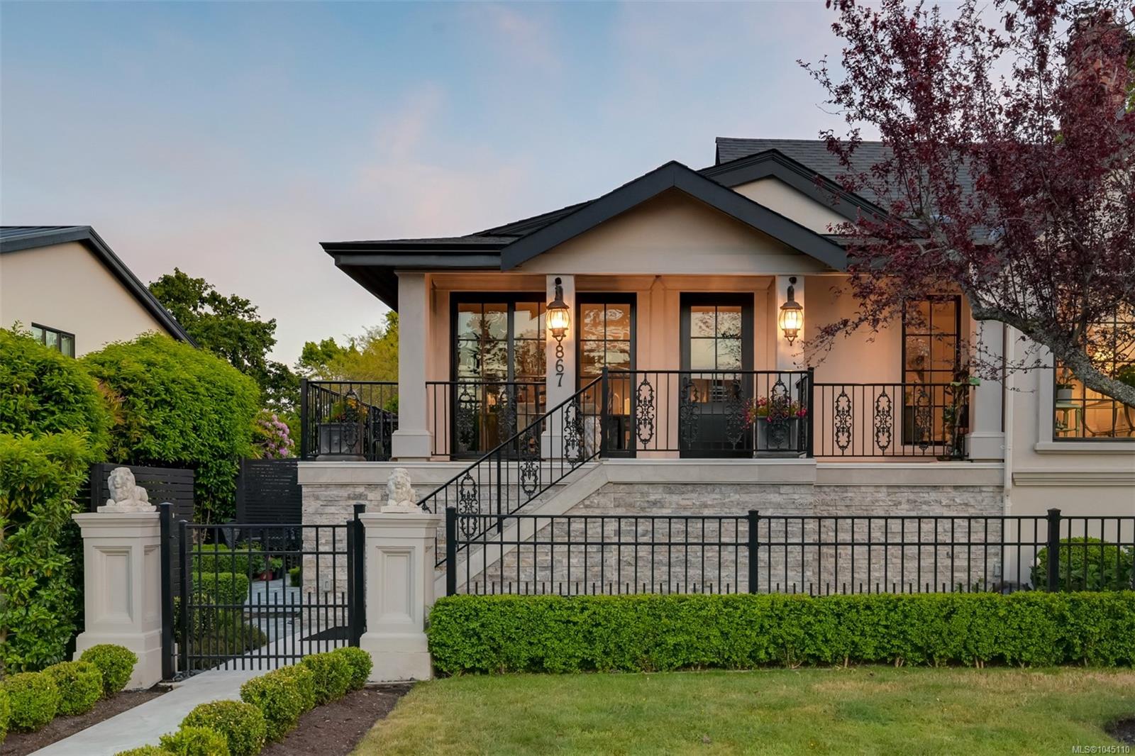867 Victoria Ave, Oak Bay