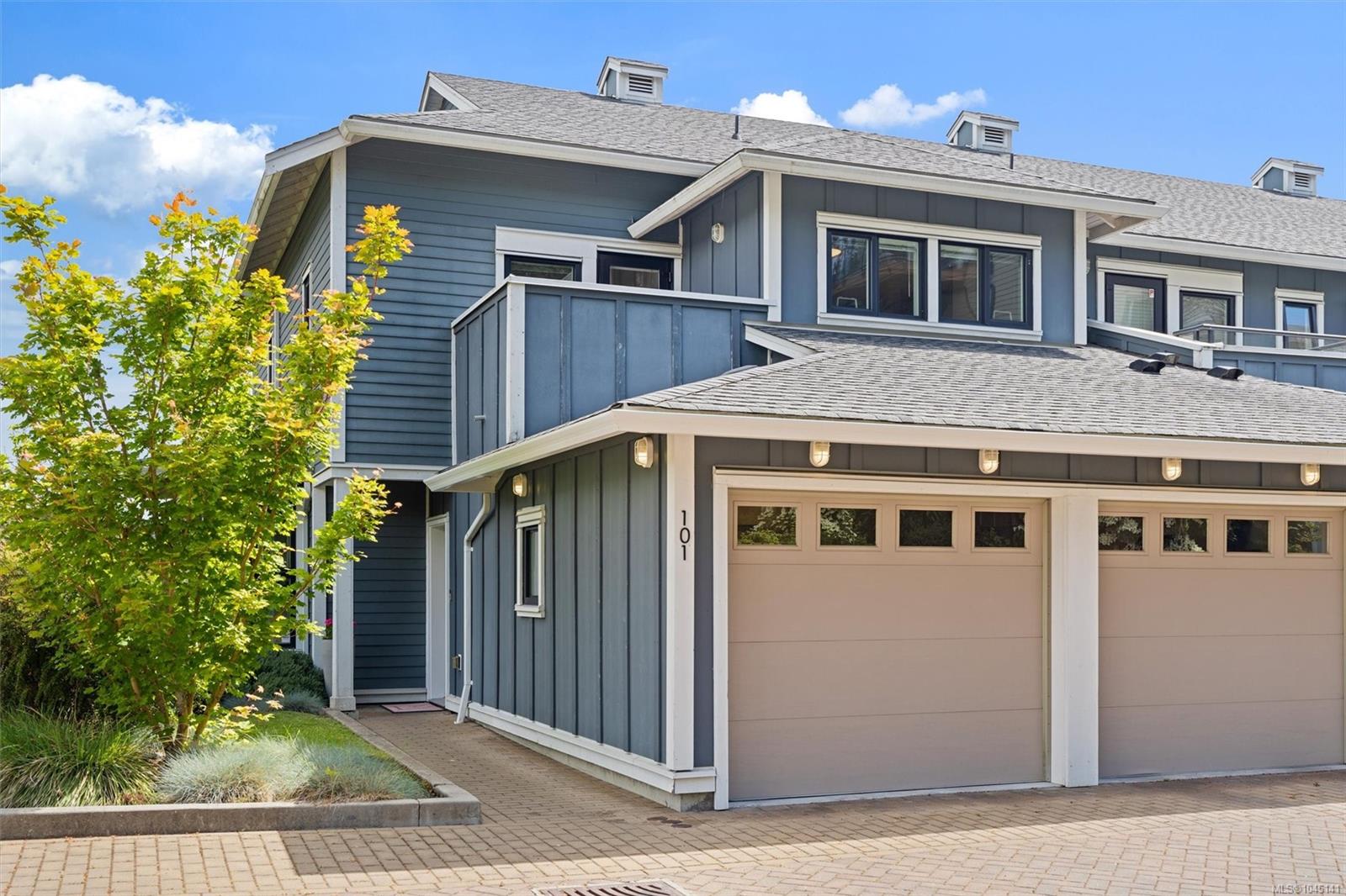 Unit 101, 3916 Carey Rd, Saanich