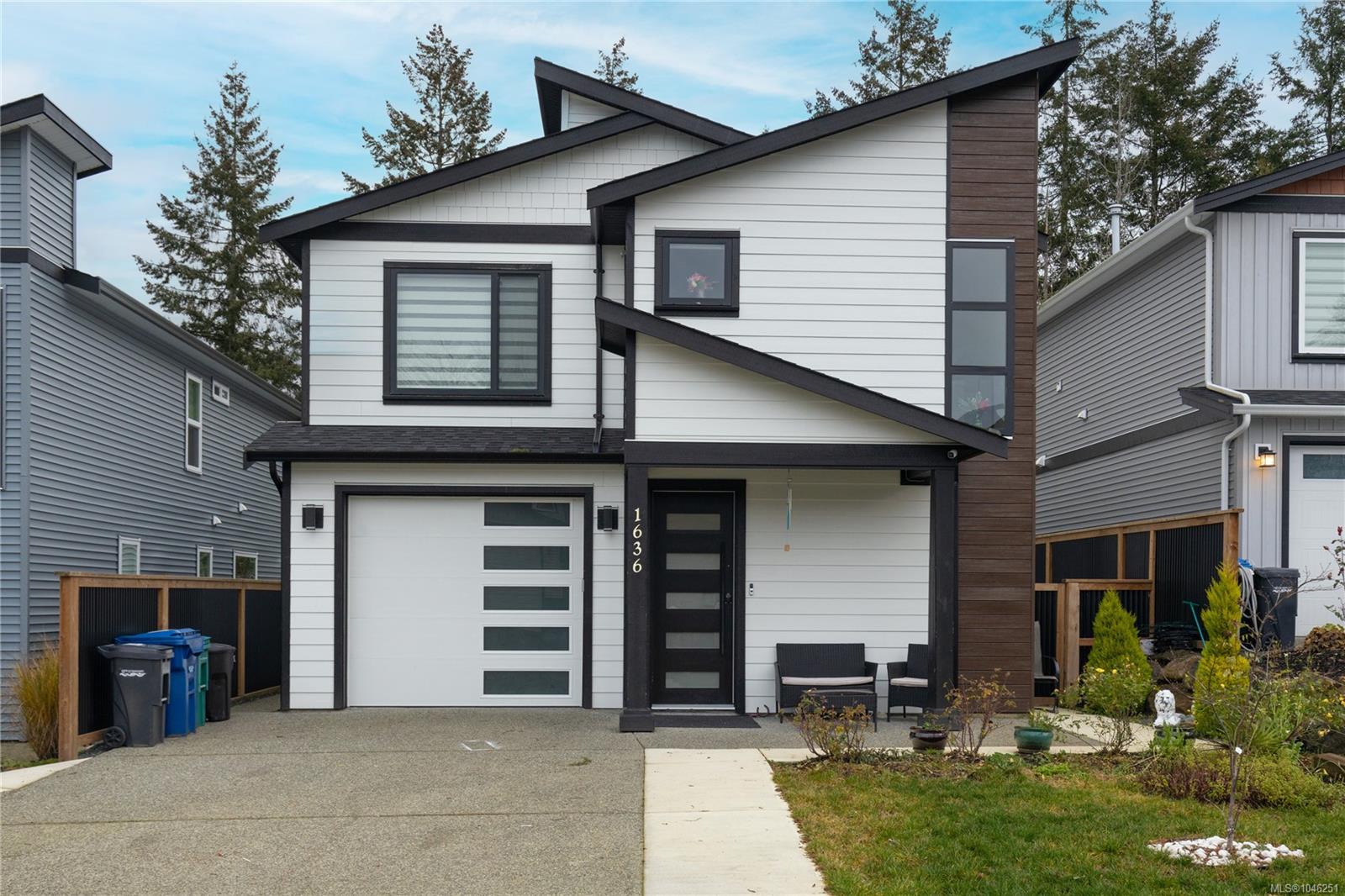 1636 Roberta Rd, Nanaimo