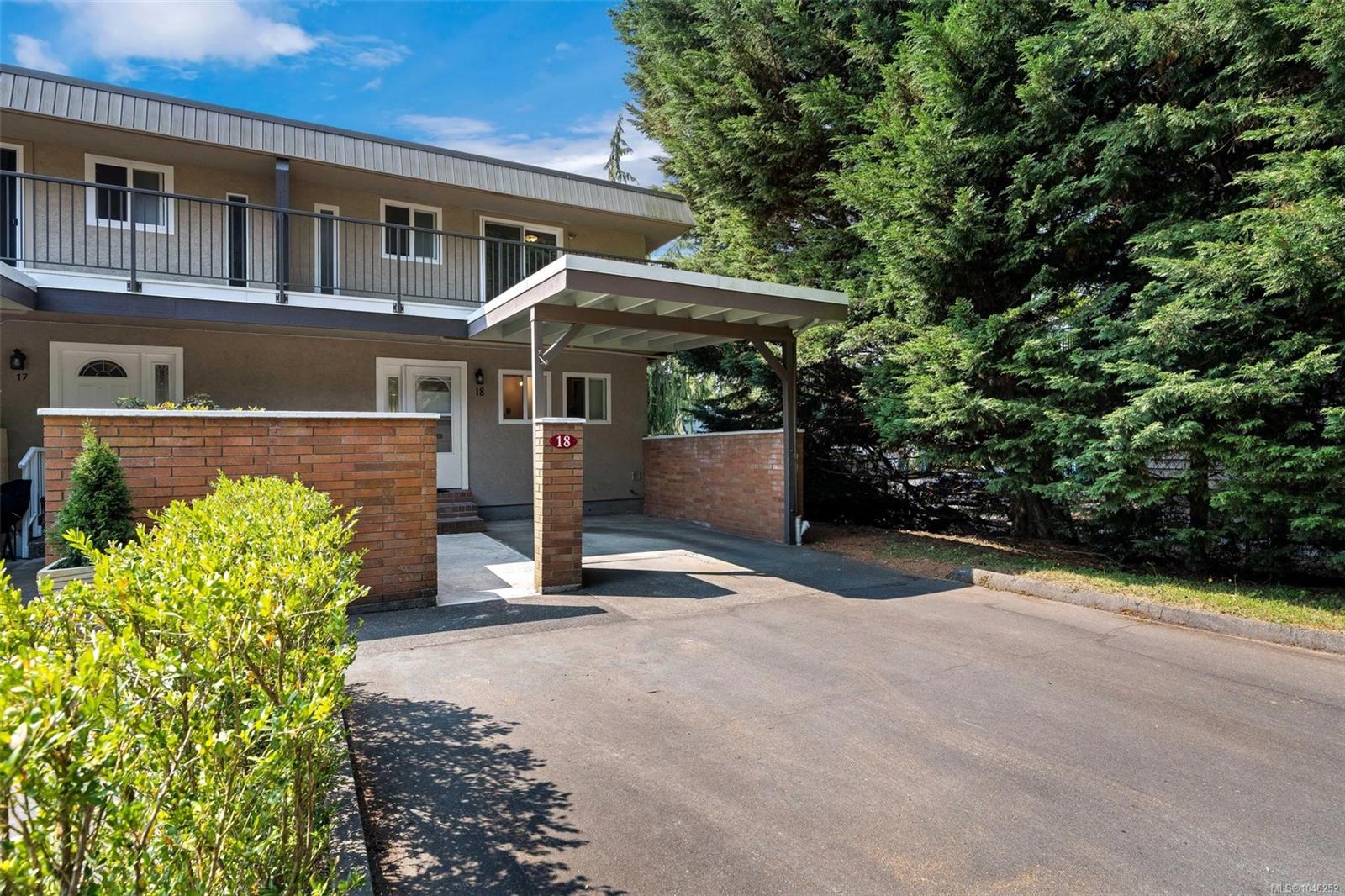Unit 18, 1701 McKenzie Ave, Saanich