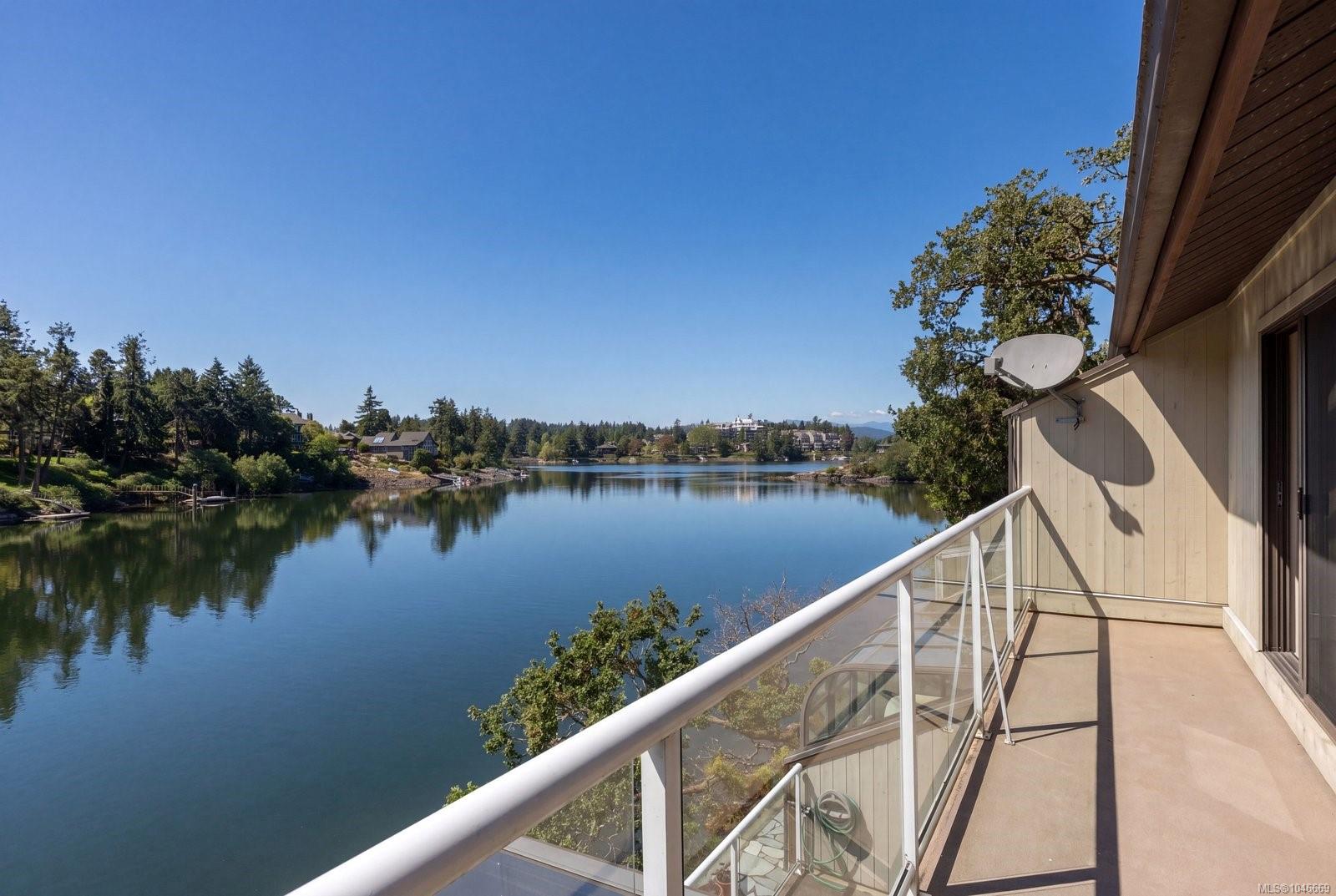Unit 3, 67 Gorge Rd, Saanich
