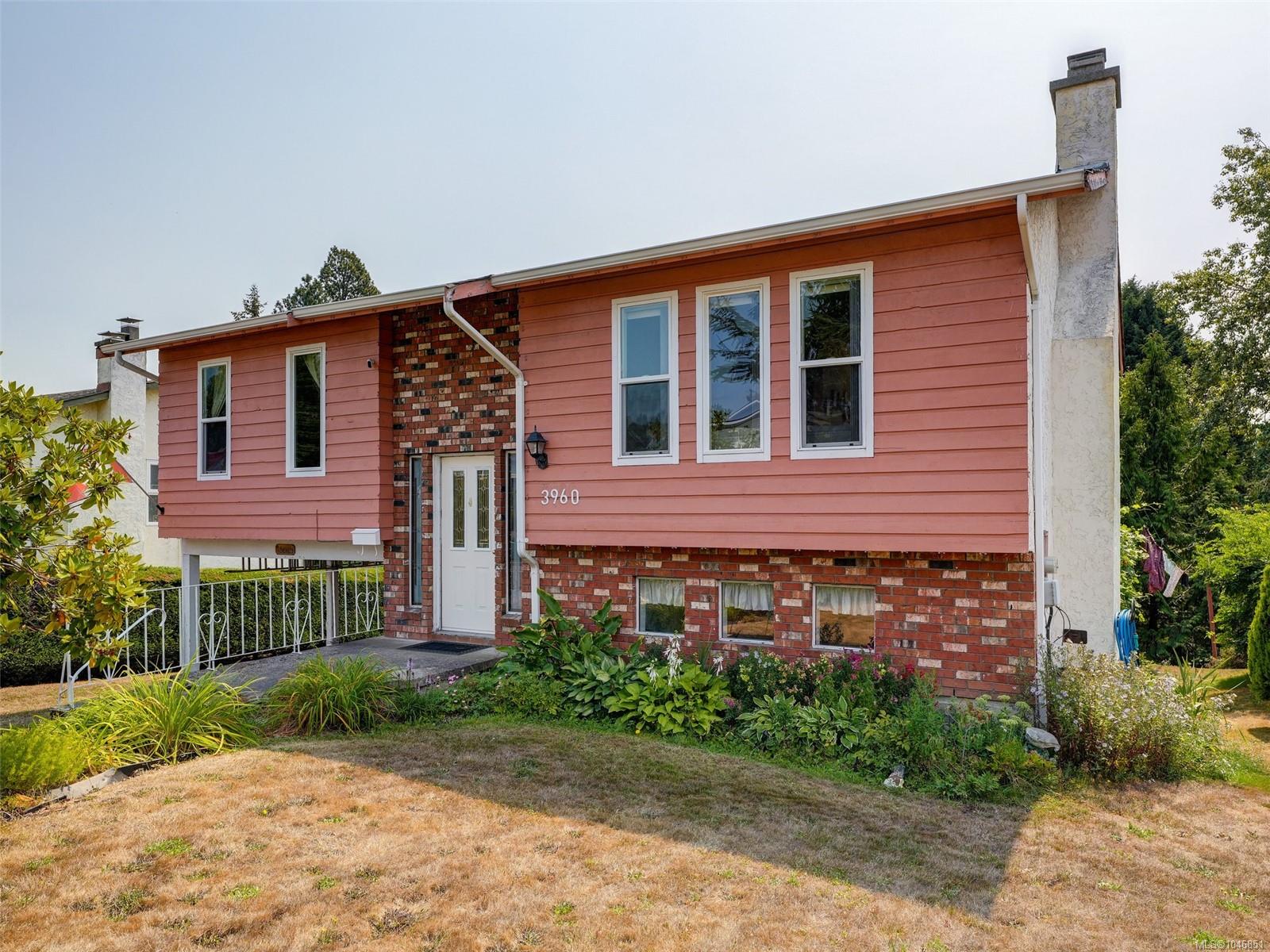 3960 Arlene Pl, Saanich