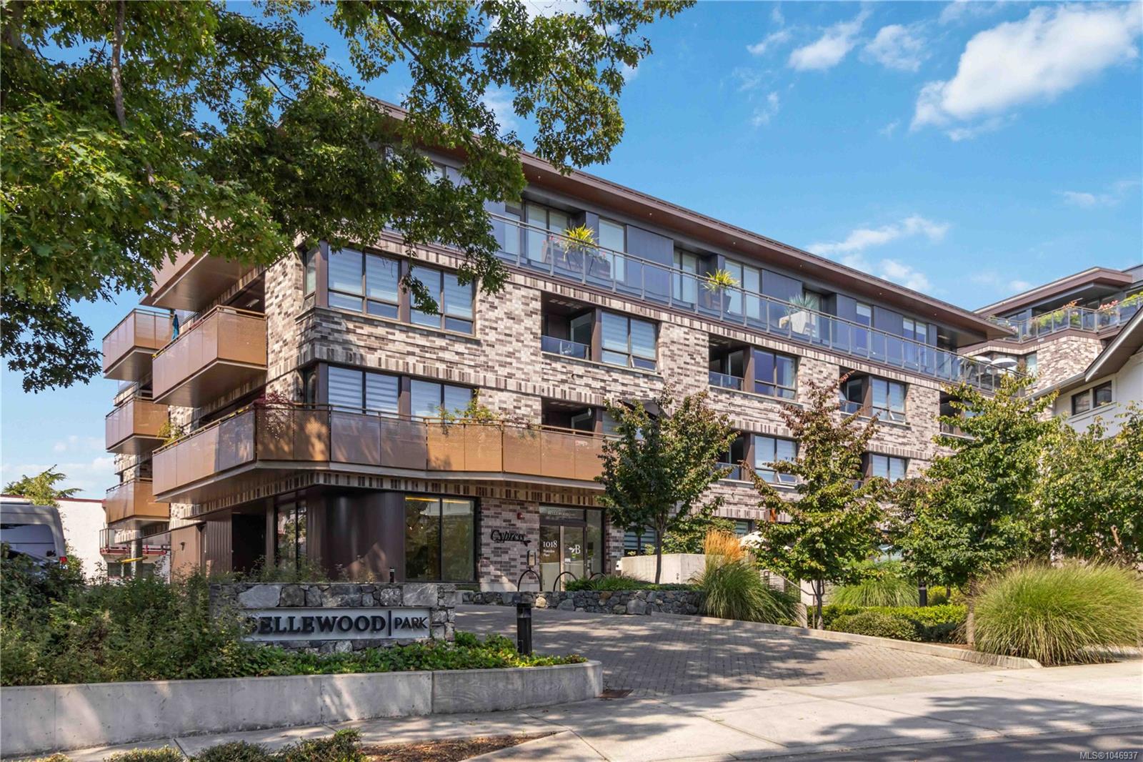 Unit 303, 1018 Pentrelew Pl, Victoria