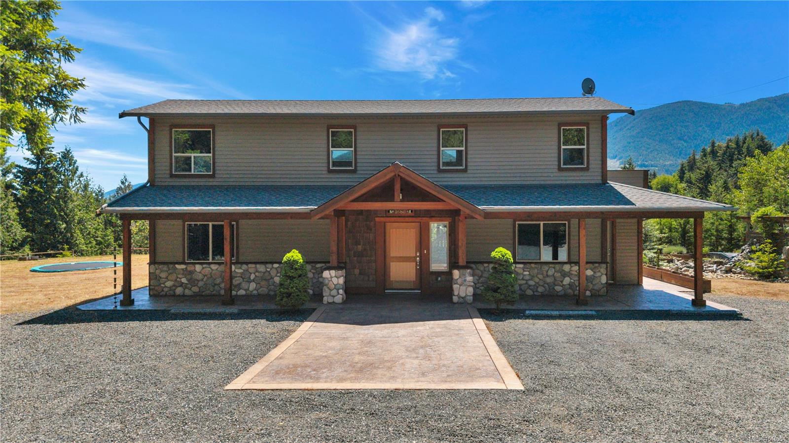 1680 Peligren Pl, Qualicum Beach