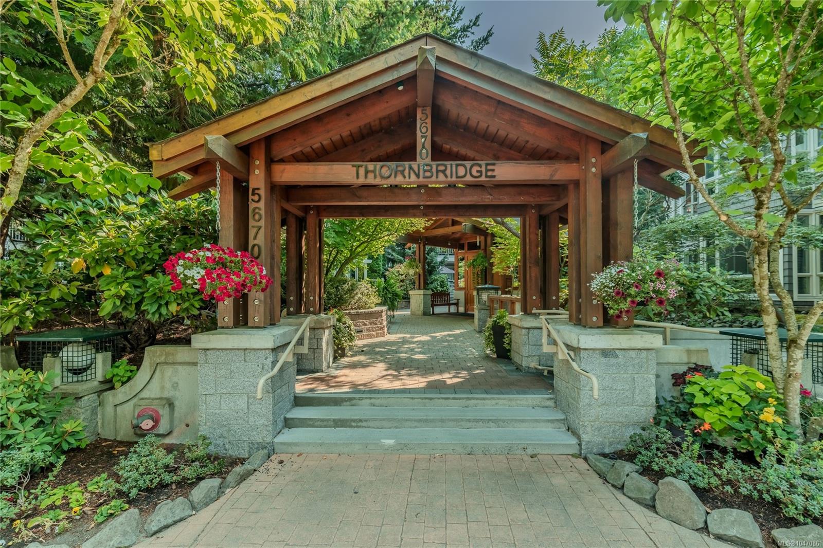 Unit 404, 5670 Edgewater Lane, Nanaimo