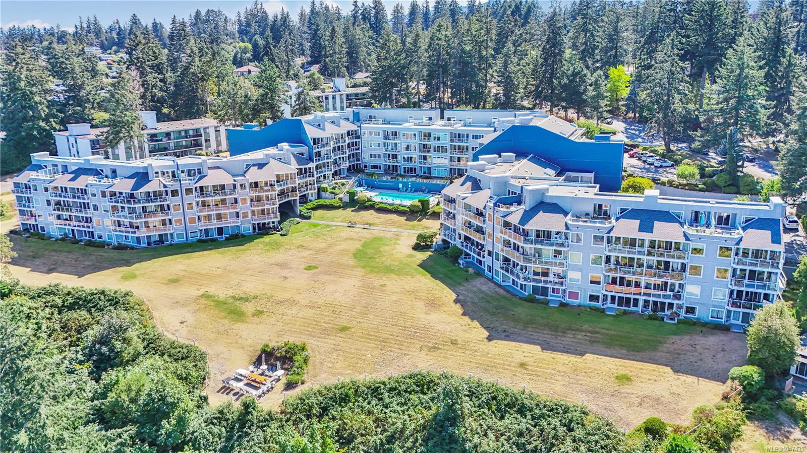 Unit 602, 2560 Departure Bay Rd, Nanaimo