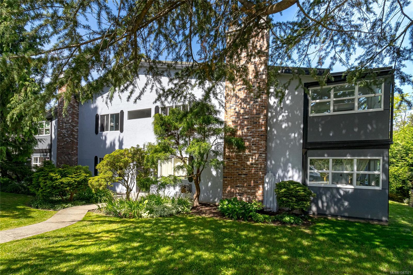 Unit 102, 3244 Seaton St, Saanich