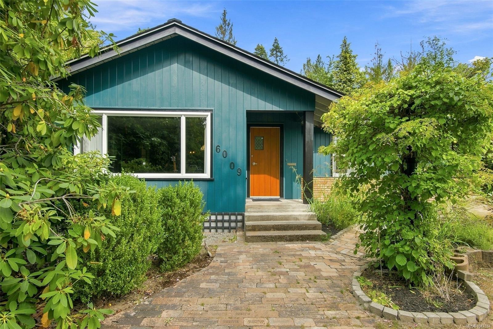 6009 River Rd, Port Alberni