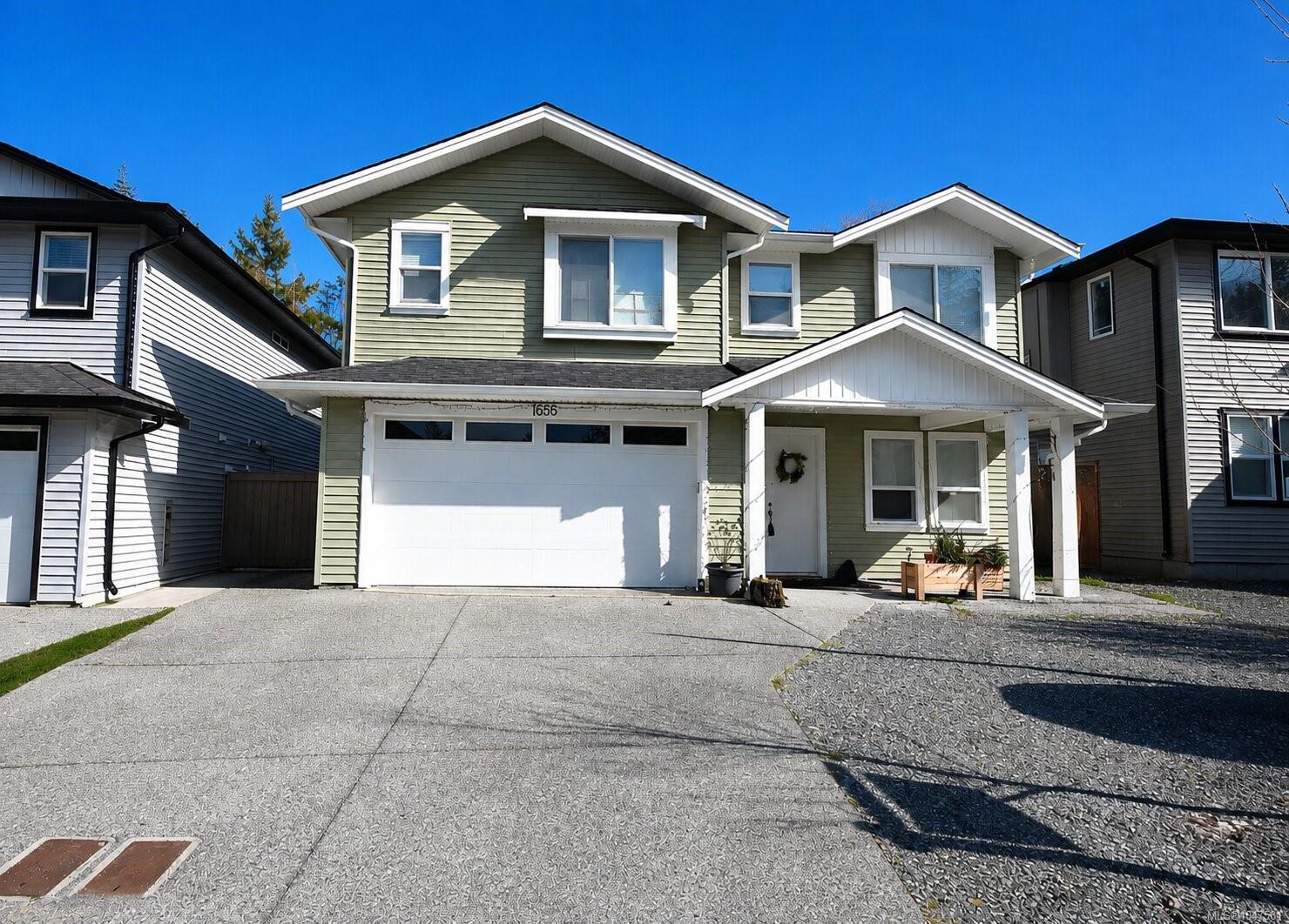 1656 Roberta Rd, Nanaimo