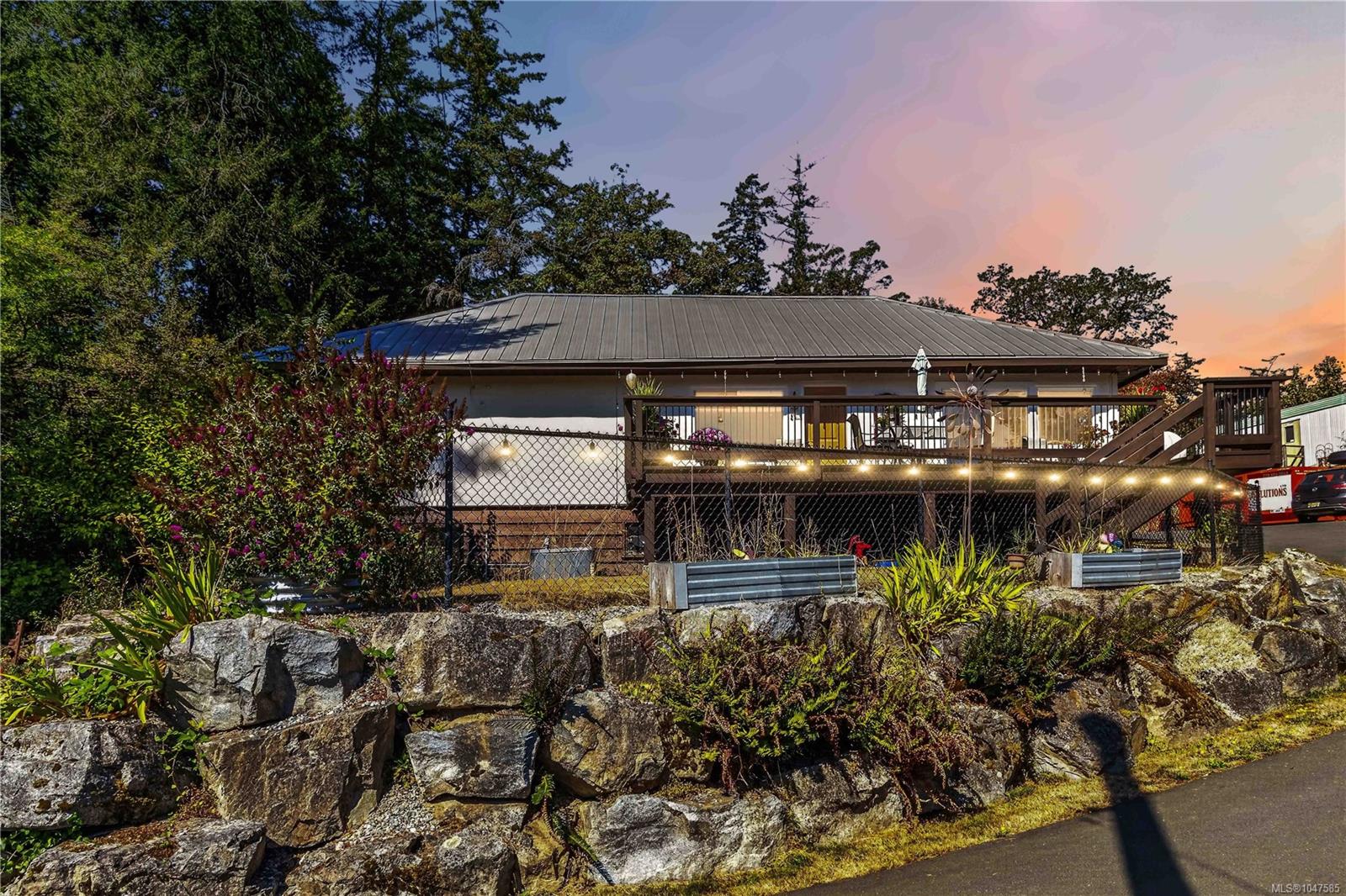 284 Prospect Lake Rd, Saanich