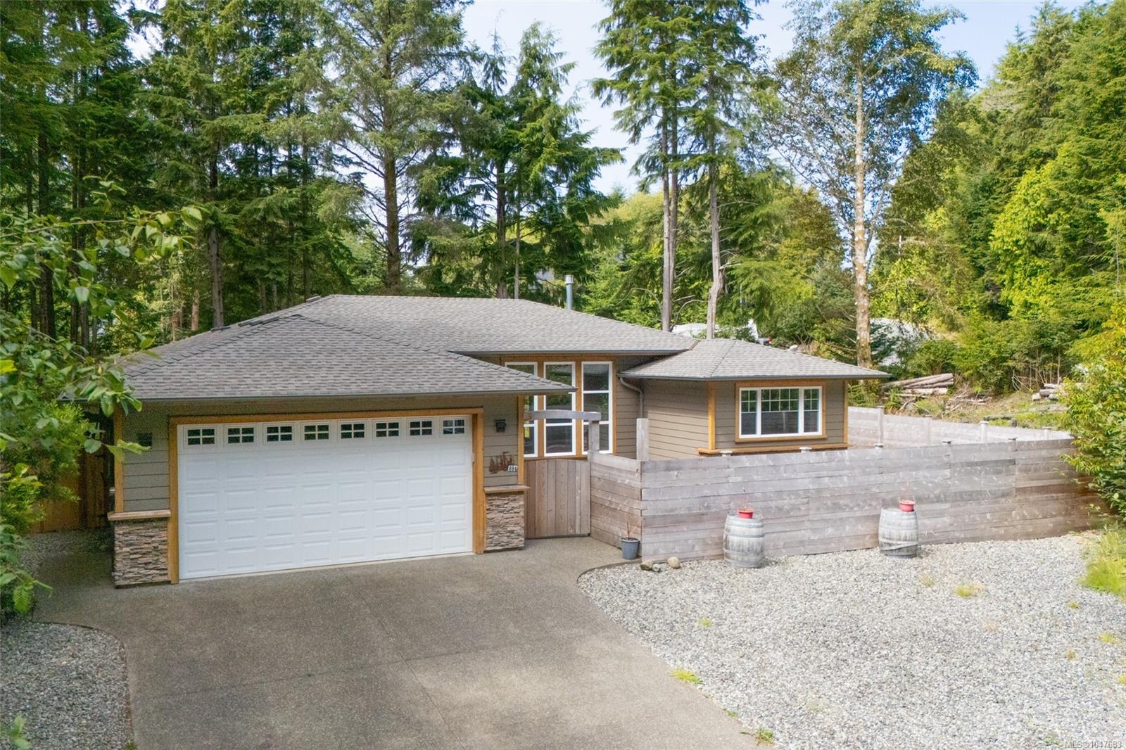 884 Elina Rd, Ucluelet