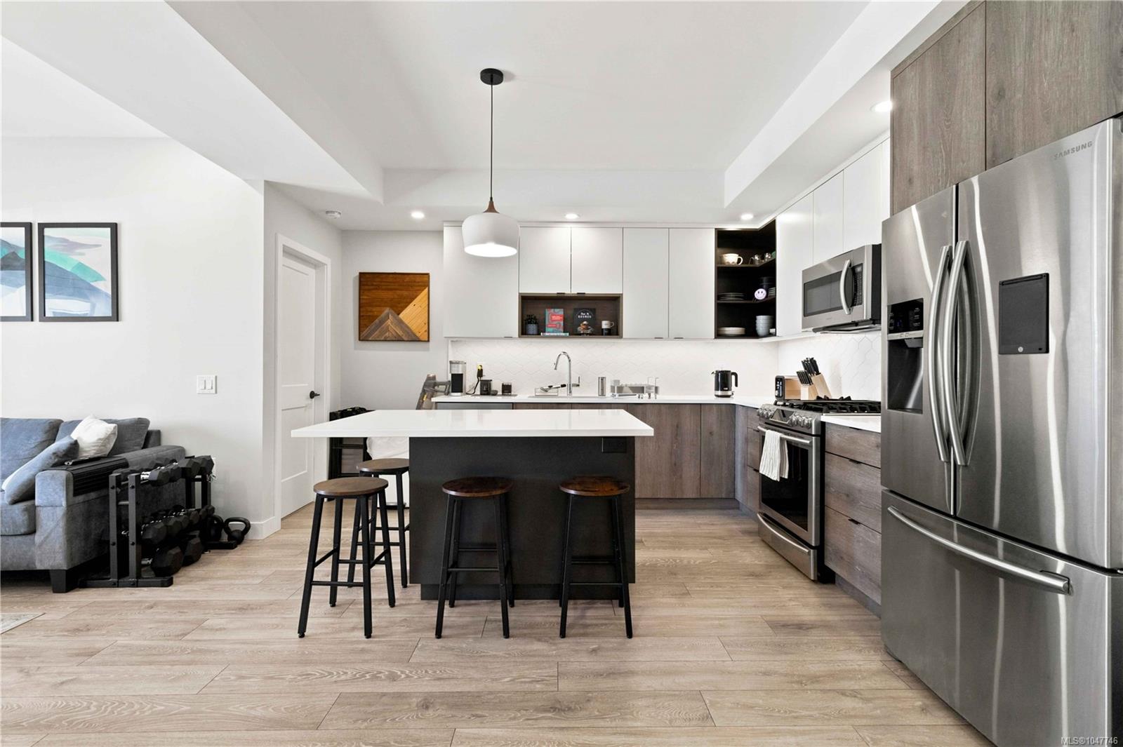 Unit 204, 950 Whirlaway Cres, Langford