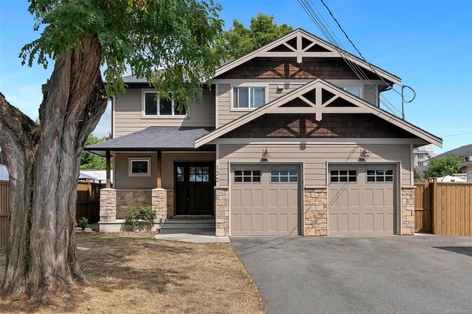 132 Crease Ave, Saanich