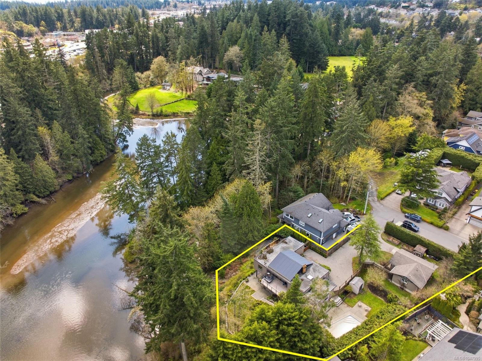 107 Parsons Rd, View Royal