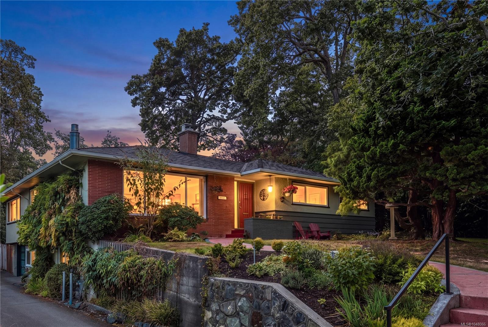 2083 Renfrew Rd, Oak Bay