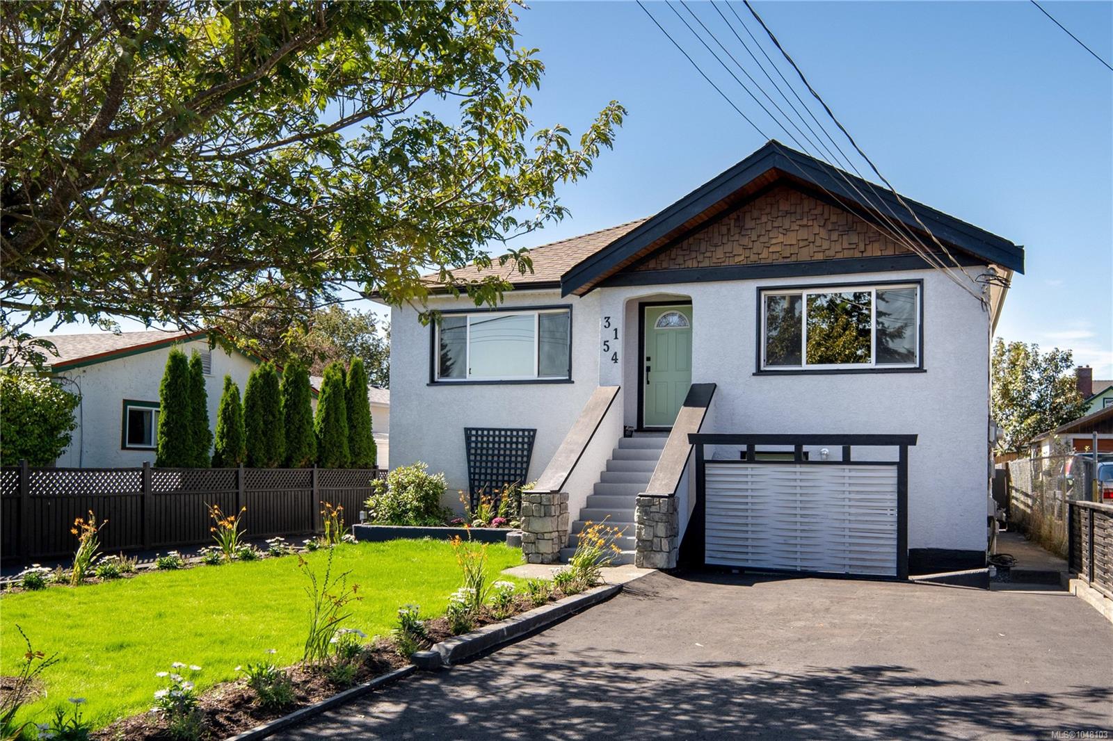3154 Millgrove St, Saanich