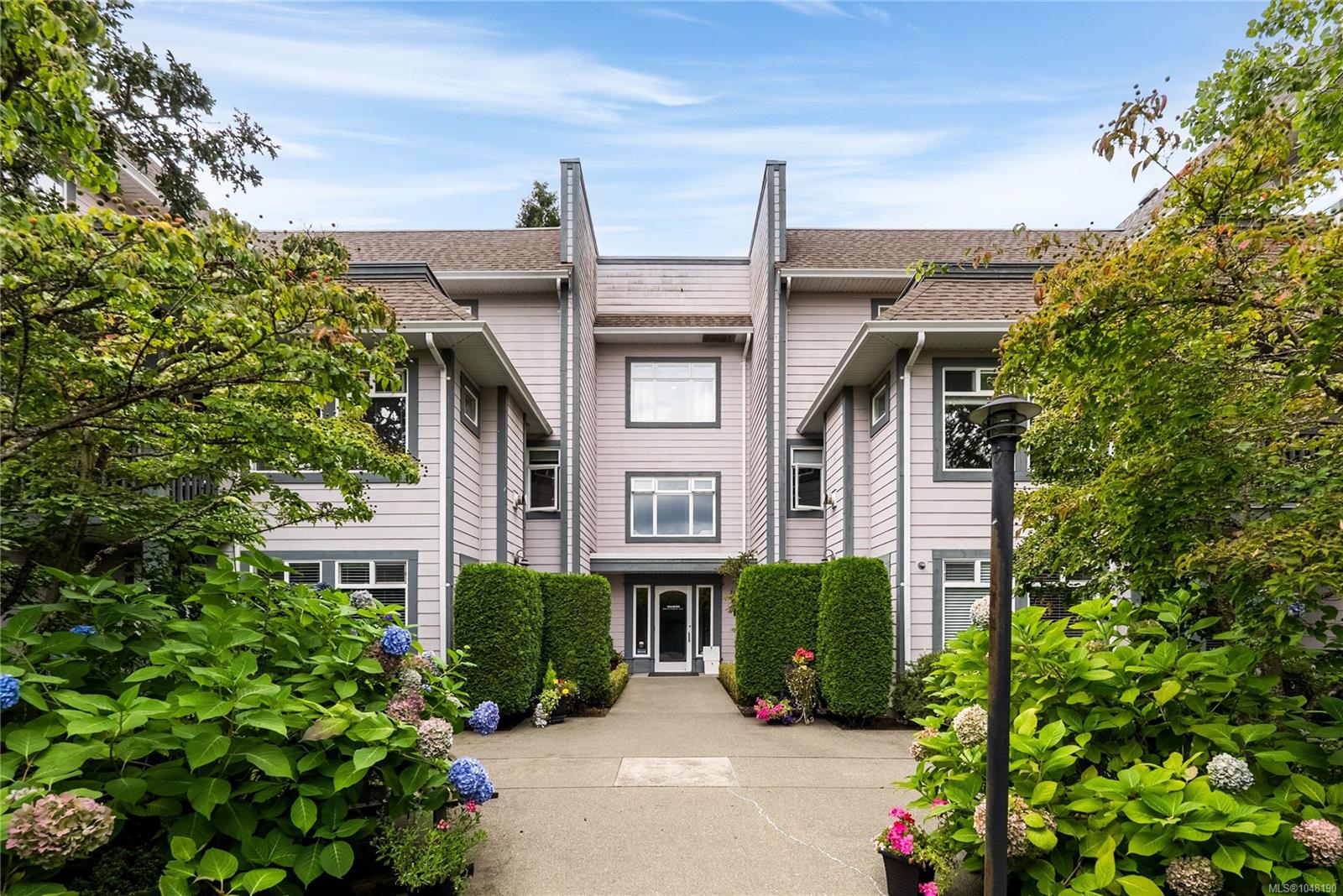 Unit 102, 1196 Sluggett Rd, Central Saanich