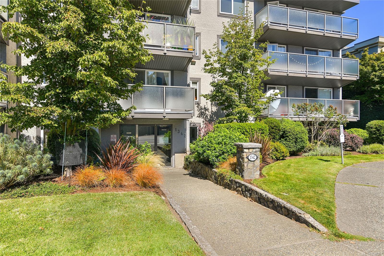 Unit 106, 1342 Hillside Ave, Victoria
