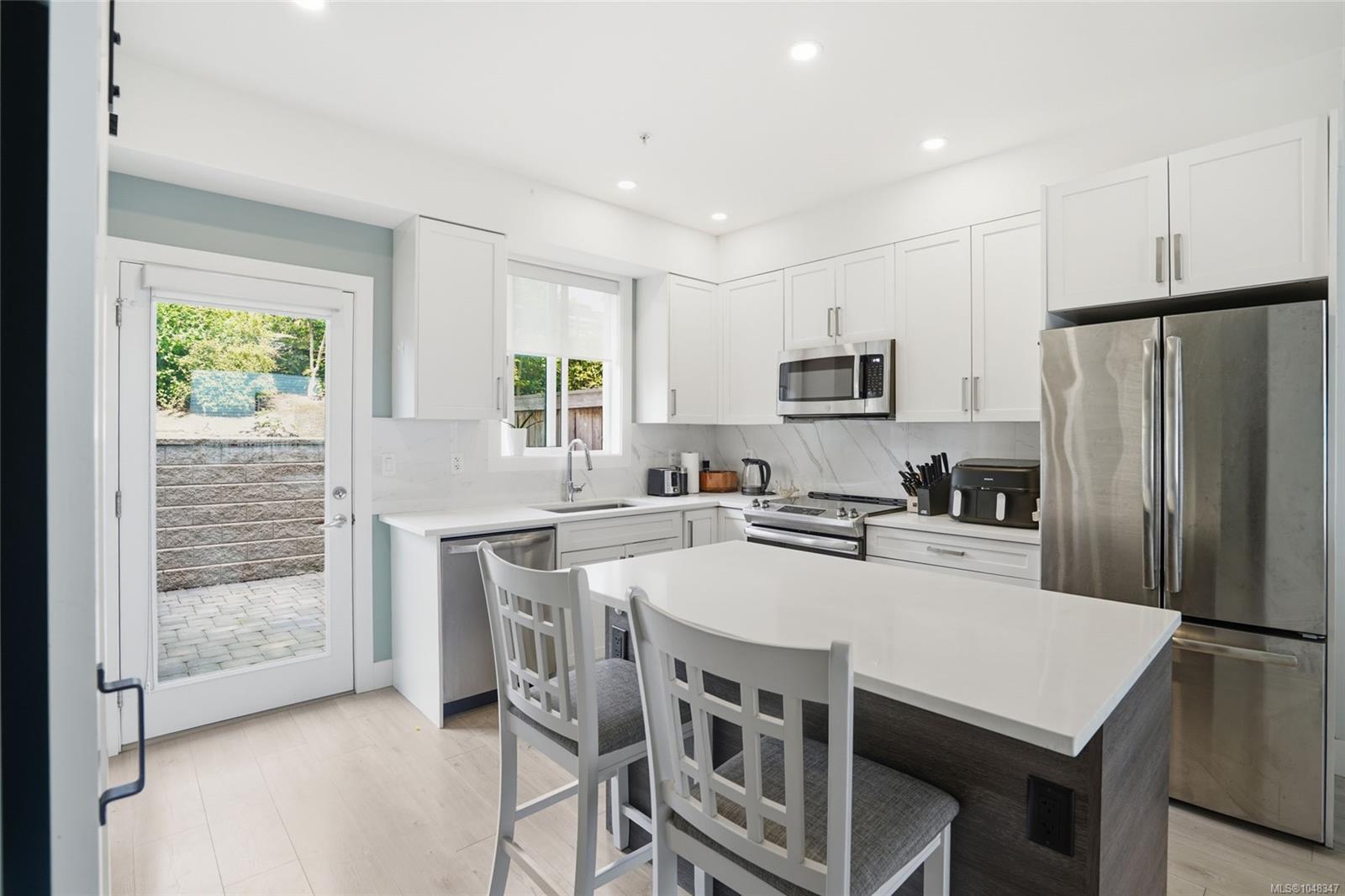 Unit 104, 1726 Kerrisdale Rd, Nanaimo