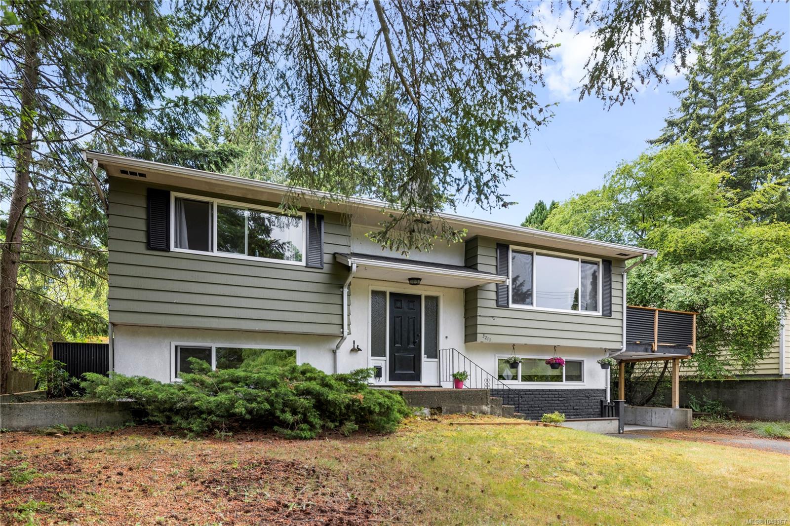 3211 Uplands Dr, Nanaimo