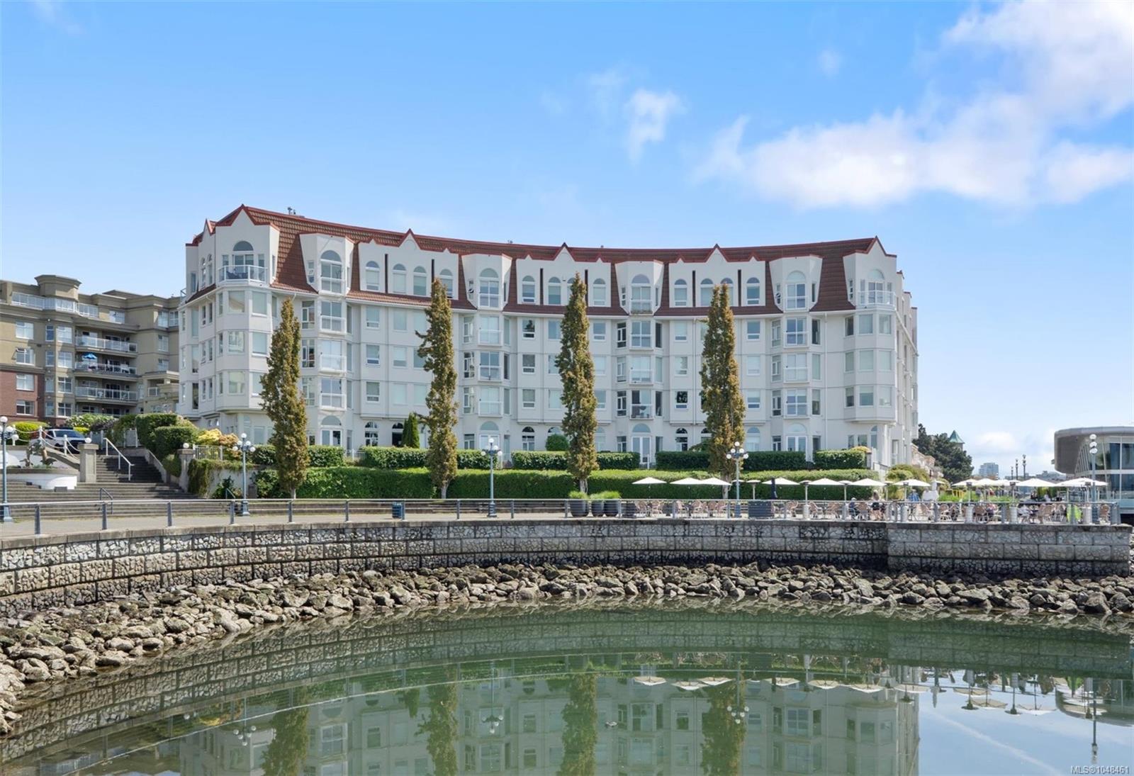 Unit 318, 10 Paul Kane Pl, Victoria