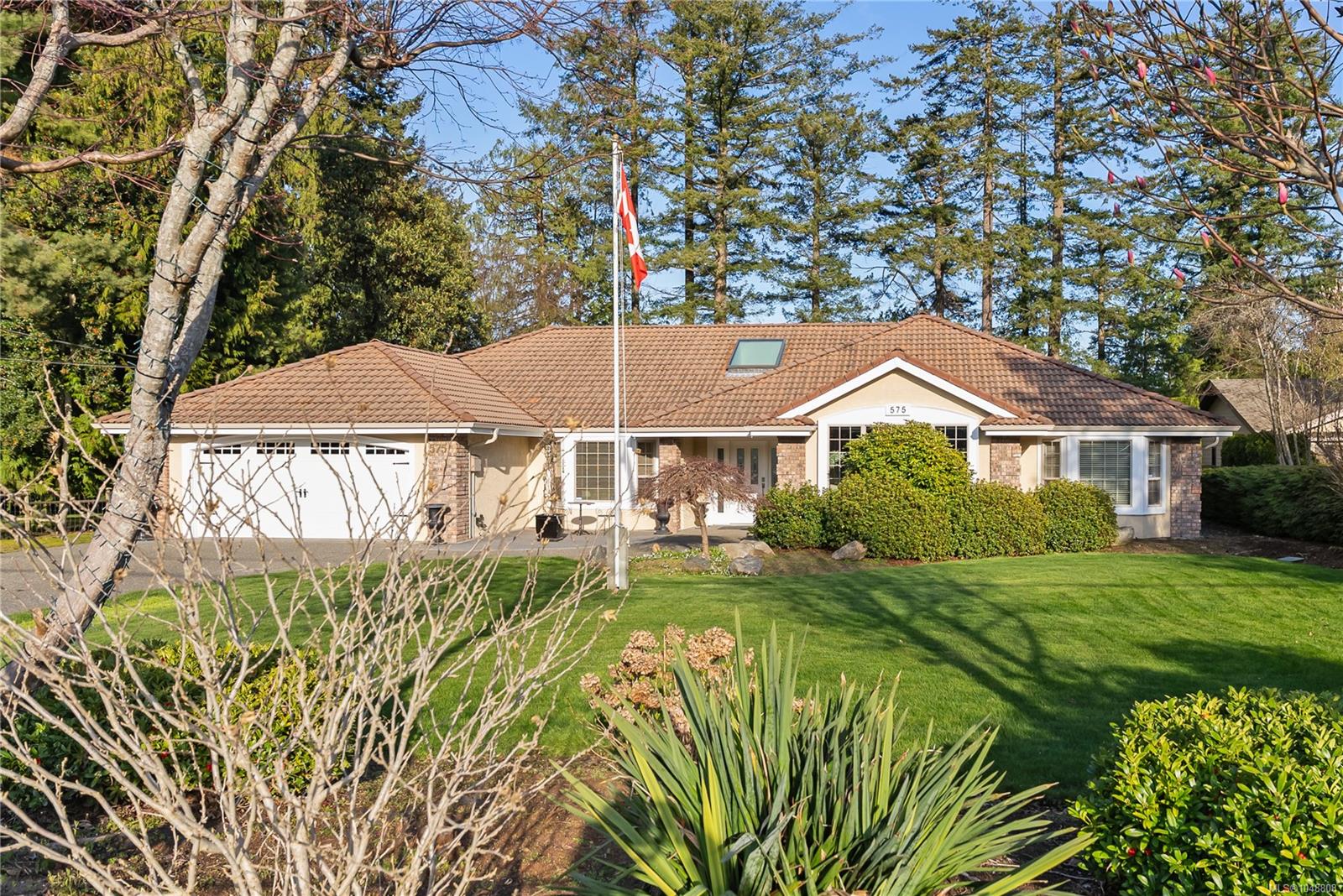 575 Johnstone Rd, Parksville