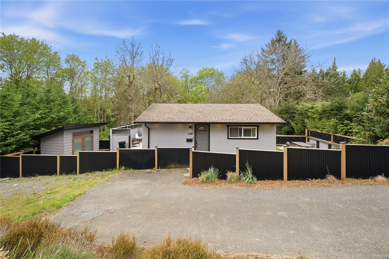 3129 Departure Bay Rd, Nanaimo