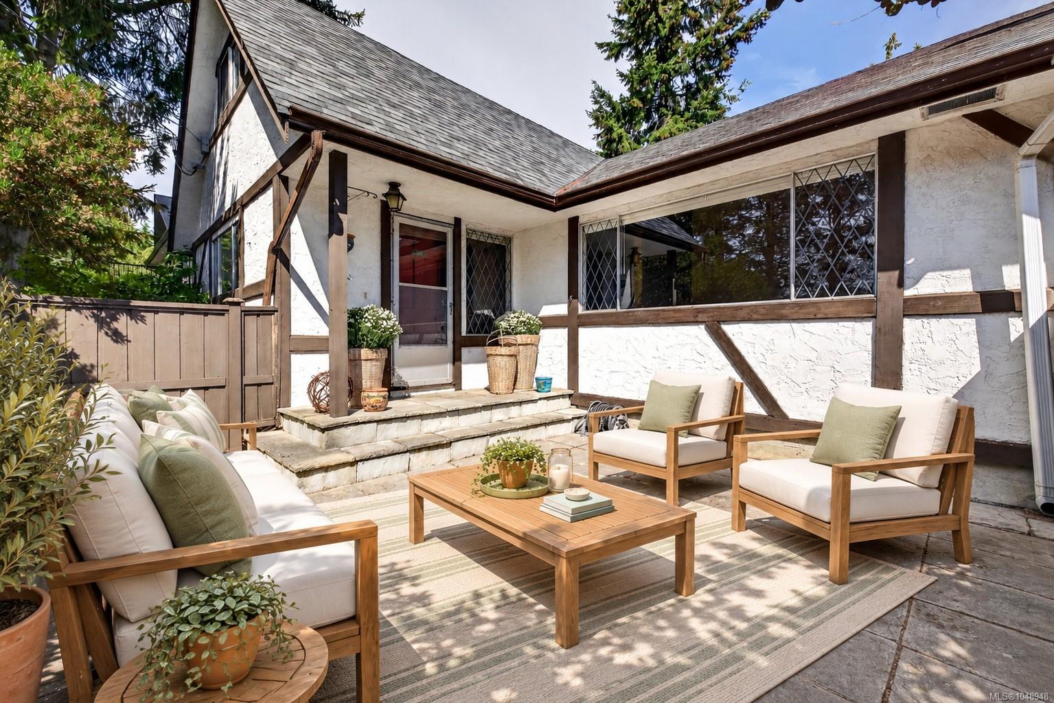 2214 McCoy Rd, Saanich